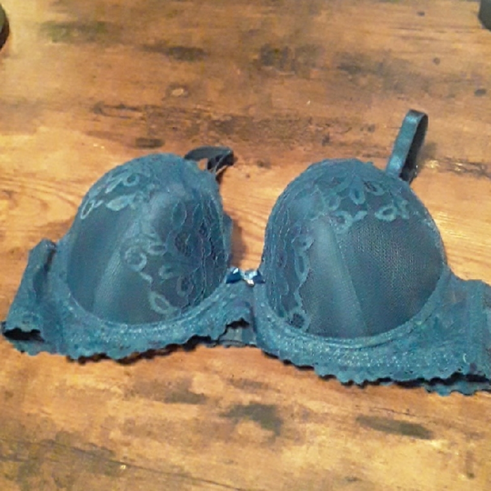 NWOT 36B Gorgeous Deep Blue Lace Sexy Padded underwire Stunning Bra